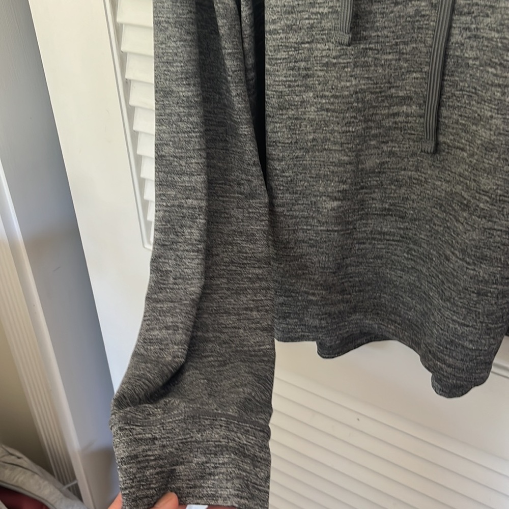 Workout top - Picture 3 of 4